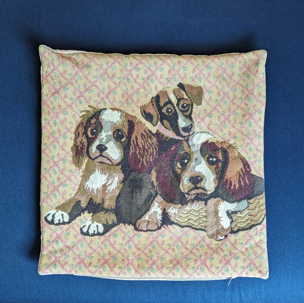 Two Cavaliers & Friend Pillow Cover